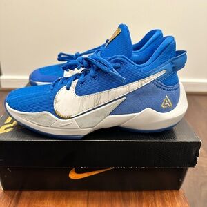 Nike Freak 2 SE (GS) Shoes Signal Blue Summit White Sneakers, Sz 4Y (CZ4177 408)